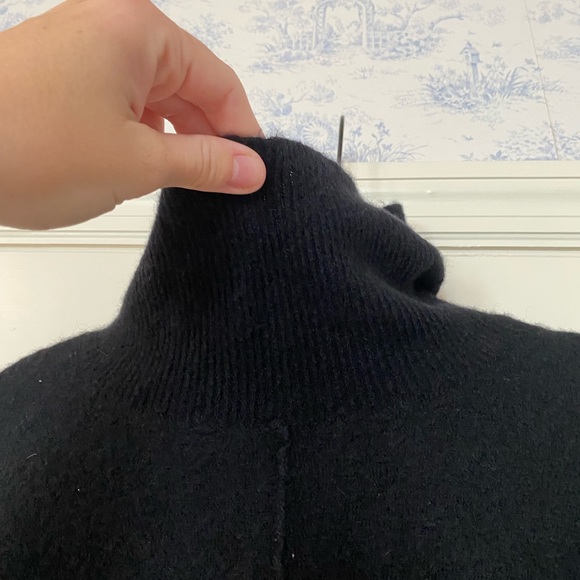 [Vince] Cropped Sweater - Picture 2 of 5